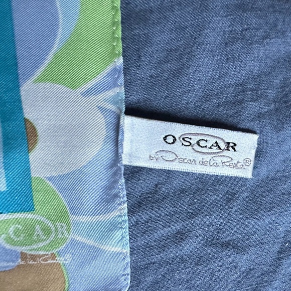 OSCAR by OSCAR DE LA RENTA 100% Silk Blue & Multi-Hue Vintage Scarf. Perfect. - Picture 7 of 7